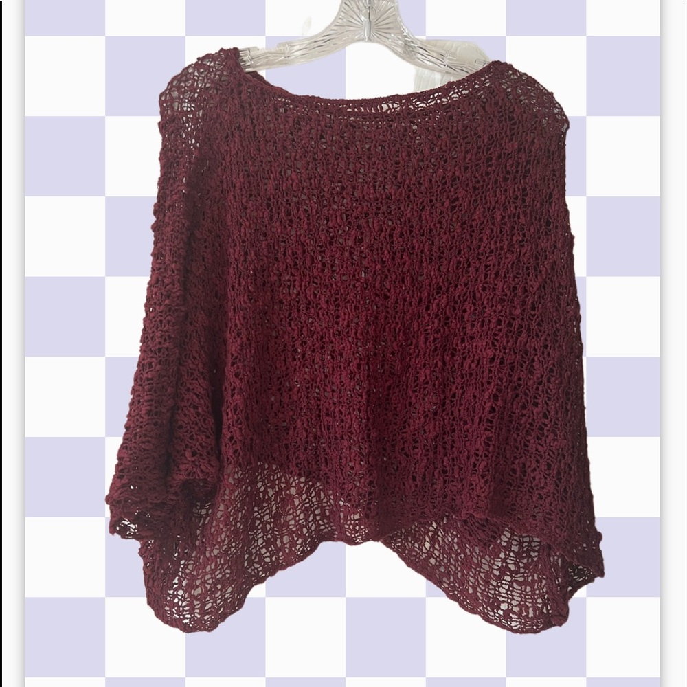 Lost River Clothing adorable gently used crochet cropped shirt with sleeves